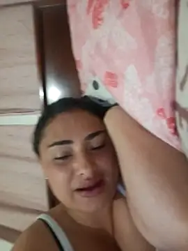 sara_nina's cam snapshot