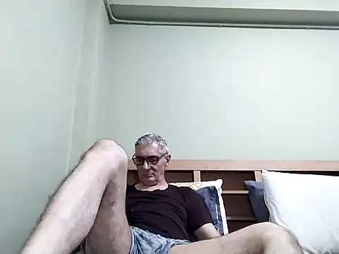 BIGUNCUTHARDCOCK live sex cam