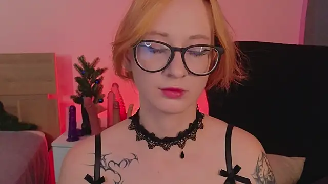 WICKEDEMBER live sex cam