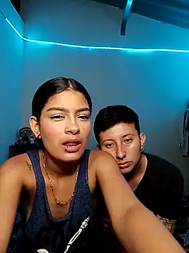 Mei_and_Gaby's cam snapshot