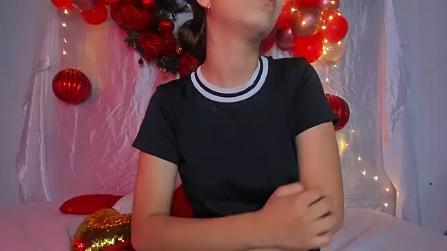 little-Emma's cam snapshot