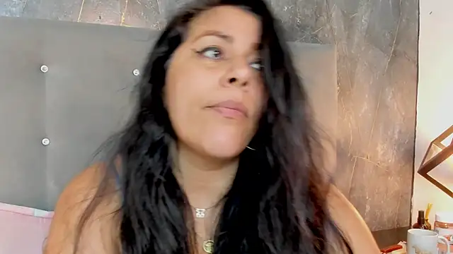 SexxyPamela's cam snapshot