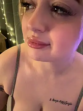 KellyMoors's cam snapshot