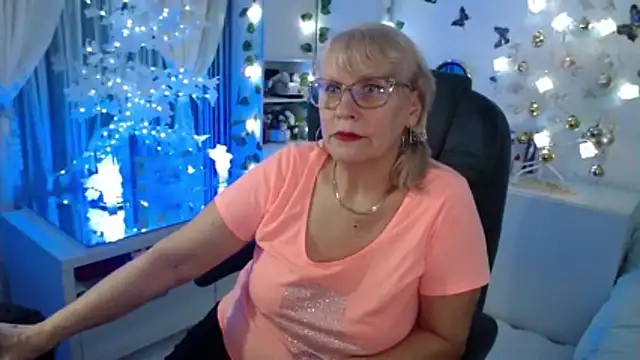 Ghertrude52 live sex cam