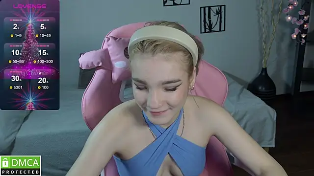 Megan_Lora's cam snapshot