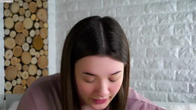 LowOncoming live sex cam