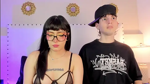 sett_and_gwen's cam snapshot