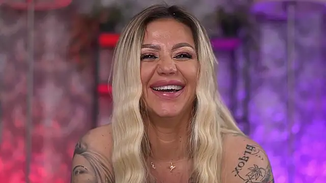 AlmaVelia's cam snapshot