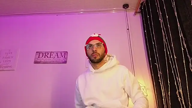 annie_and_ryan's cam snapshot