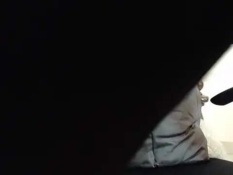 thkbigbrnmeat4f live sex cam