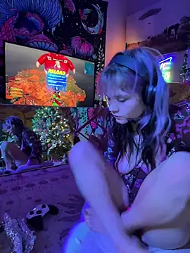 Cutiepiespanks's cam snapshot