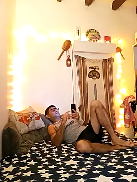 hotCOUPLEPETRA's cam snapshot