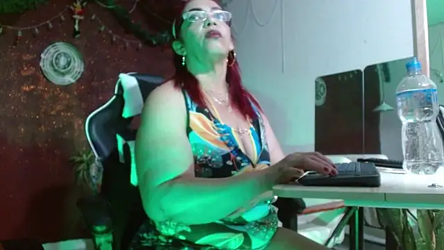 PervertedMature live sex cam