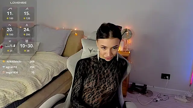 AdeleLaCr0ix live sex cam