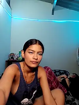 Mei_and_Gaby's cam snapshot