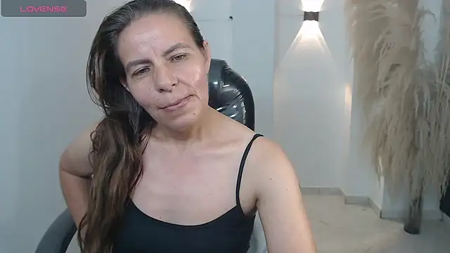 Milf_karlye's cam snapshot