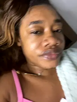 _yisela_ live sex cam