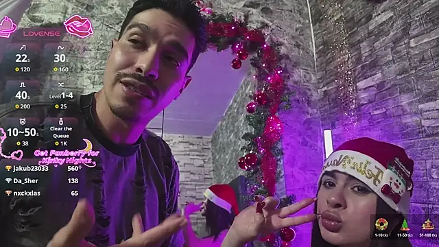 Rich_Couple_69's cam snapshot