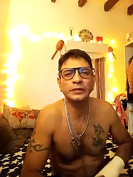 hotCOUPLEPETRA's cam snapshot