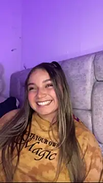 AnnyLopezzz_'s cam snapshot