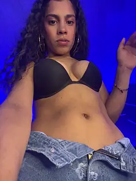 NINA_18_YEARS's cam snapshot