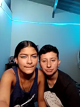 Mei_and_Gaby's cam snapshot