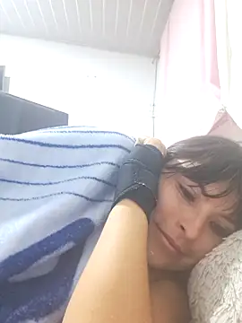 Alexandrasaenz's cam snapshot