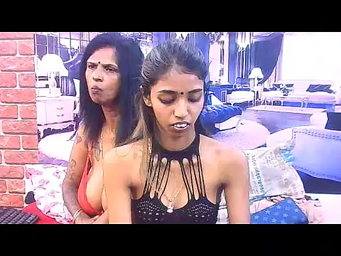 IndianSexySlender live sex cam