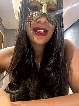 LunnaMaska live sex cam