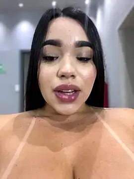 SofiaWildee live sex cam