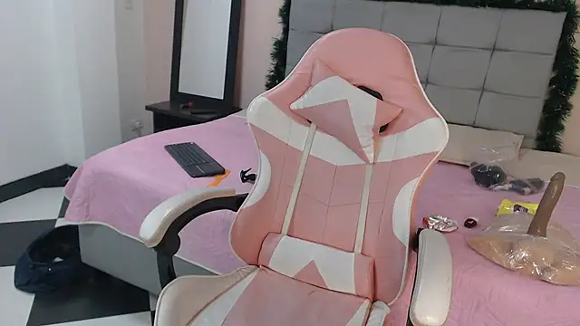 Abby_Hiiltoon's cam snapshot