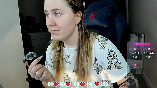 Olivia_Munk's cam snapshot