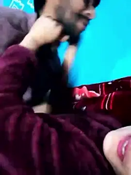 bold-couple live sex cam