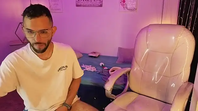 annie_and_ryan's cam snapshot