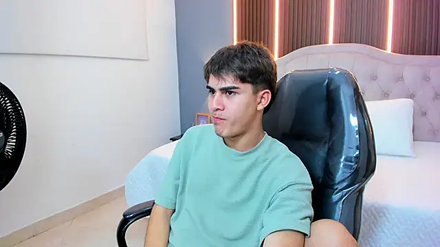 Tommy18__'s cam snapshot