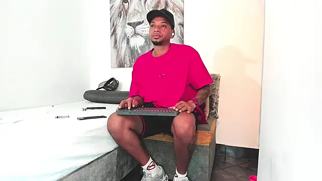 naughty_master_'s cam snapshot