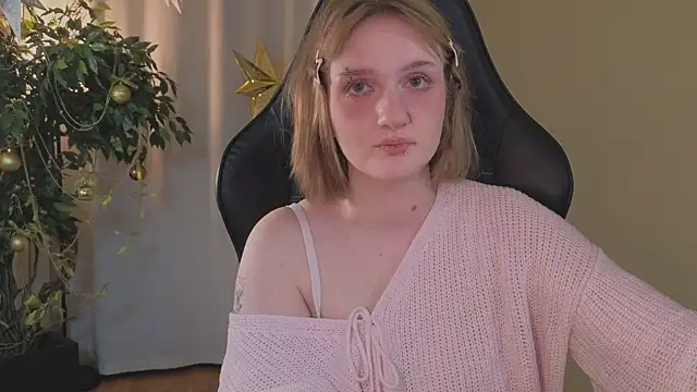 ELLIEJAY's cam snapshot