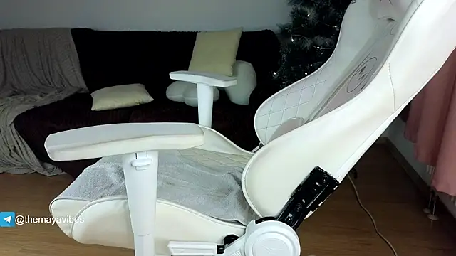 Maya_Rave's cam snapshot