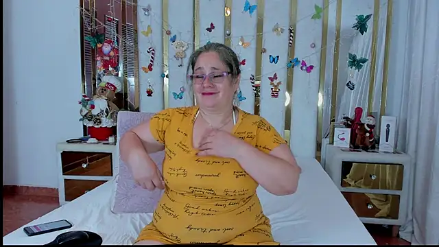 AnyelaGitanaMature's cam snapshot