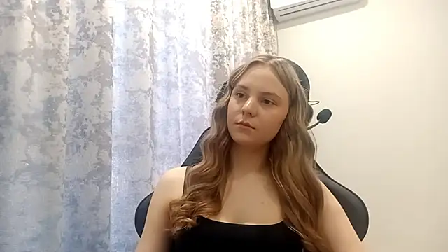 CrackShirker's cam snapshot