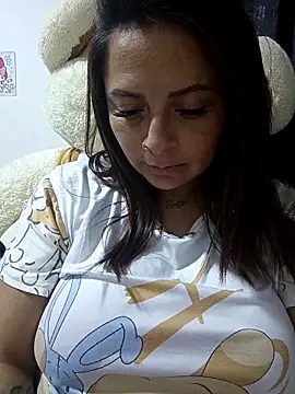 nahomysaints live sex cam