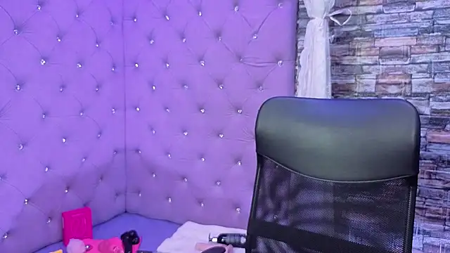 scarletCutee_'s cam snapshot