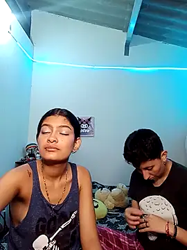 Mei_and_Gaby's cam snapshot