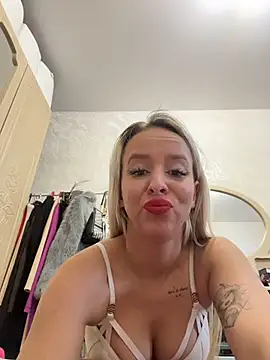 LikaCat's cam snapshot