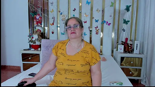 AnyelaGitanaMature's cam snapshot