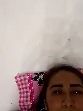 linda_luna29's cam snapshot