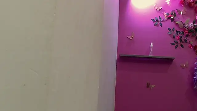 skinnybarbie022's cam snapshot