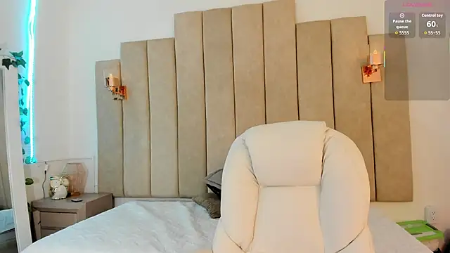 _naylaa_'s cam snapshot