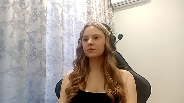 CrackShirker's cam snapshot