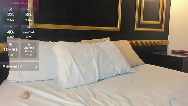 lindaa_natashaa_'s cam snapshot